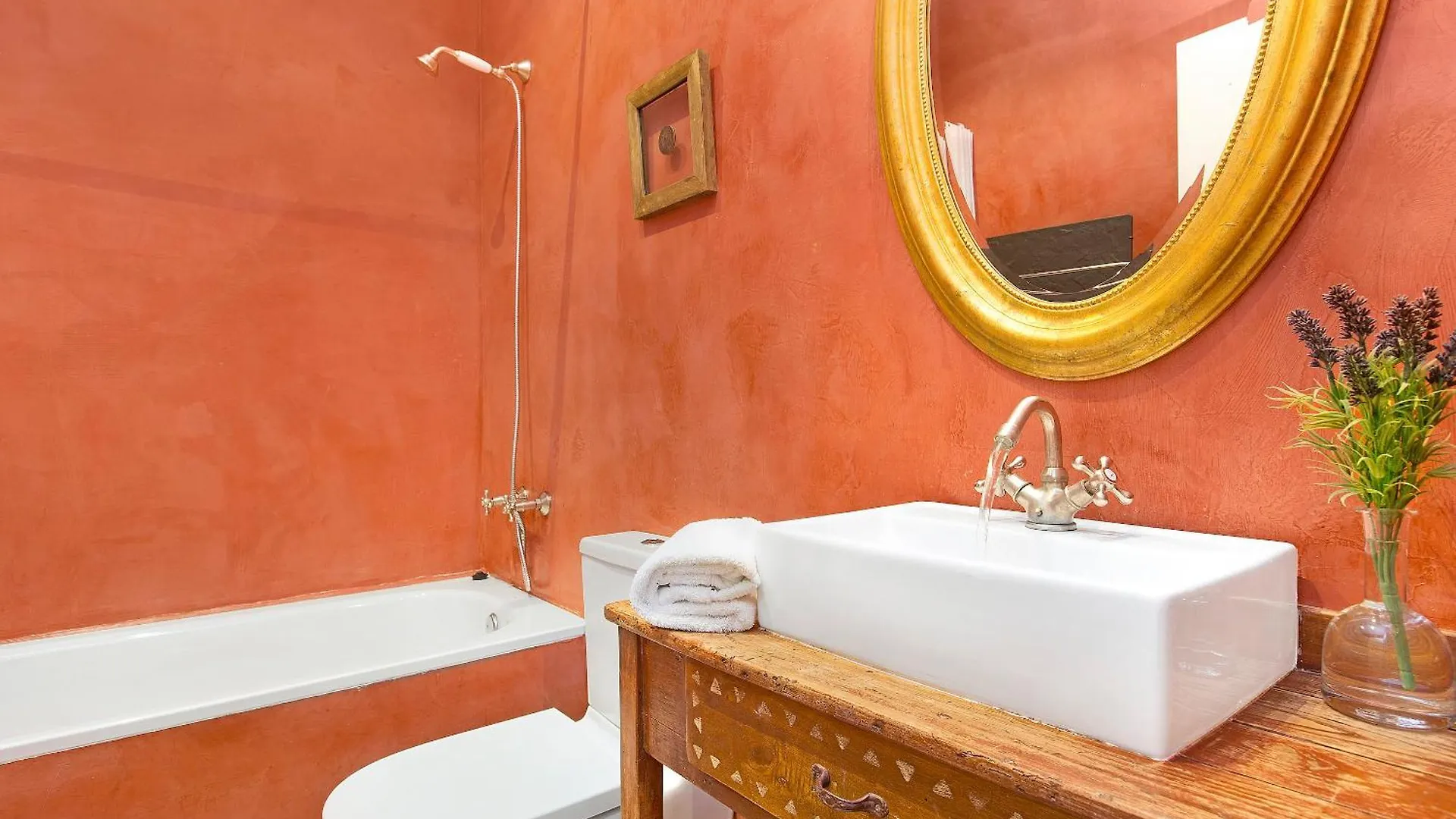 Central Suites Barcelona 0*,
